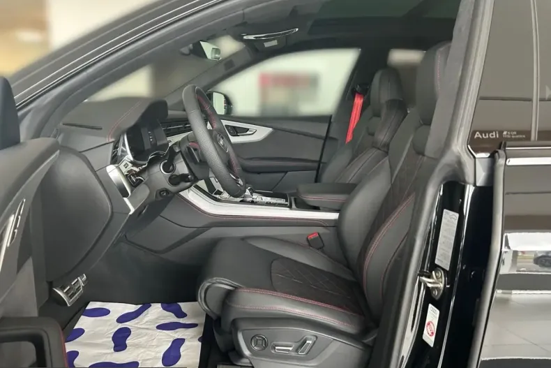 Audi SQ8 din 2025 cu 19.891 km - oferta AUD205660 - foto 6