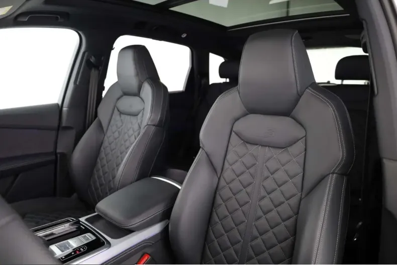 Audi SQ7 din 2025 cu 9.864 km - oferta AUD205661 - foto 9