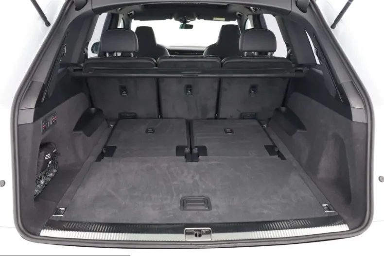 Audi SQ7 din 2025 cu 9.864 km - oferta AUD205661 - foto 11