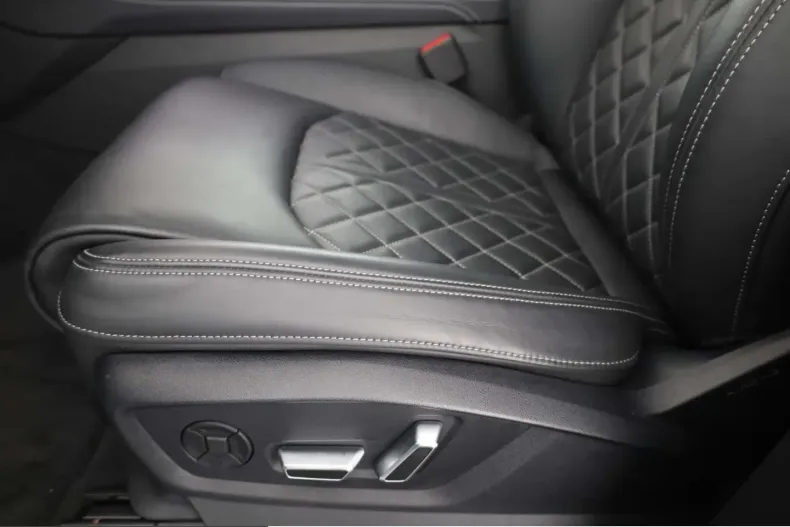 Audi SQ7 din 2025 cu 9.864 km - oferta AUD205661 - foto 21