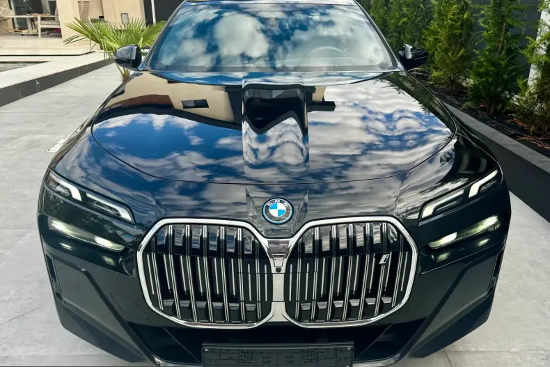 BMW i7 (Seria 7) din 2023 cu 45.000 km - oferta BMW205679 - foto 3