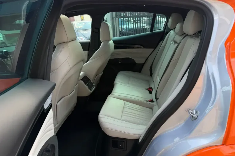 Maserati Grecale din 2024 cu 50.988 km - oferta MAS205680 - foto 9