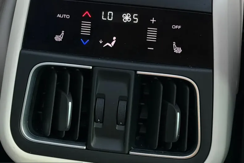 Maserati Grecale din 2024 cu 50.988 km - oferta MAS205680 - foto 13