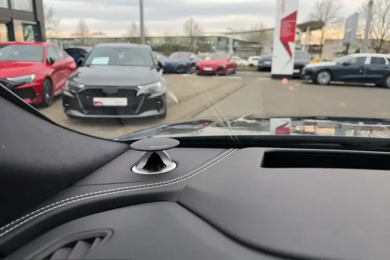 Audi RSQ8 din 2024 cu 10.977 km - oferta AUD205687 - foto 19