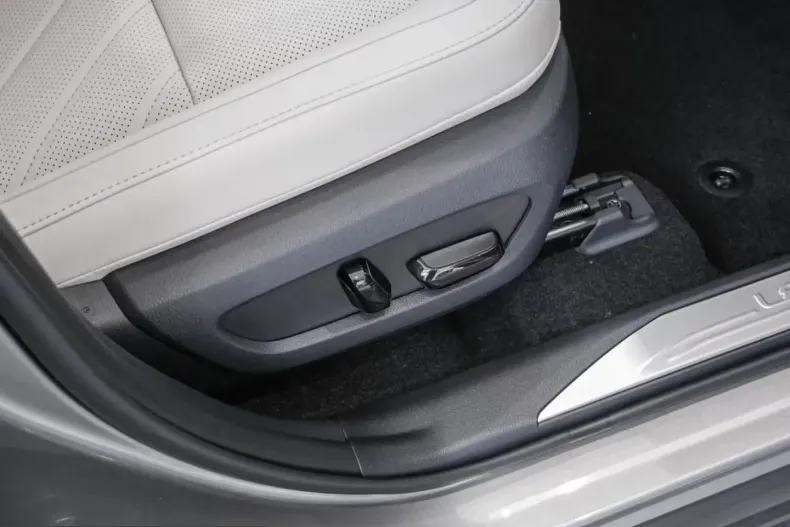 Lexus NX 350h din 2025 cu 6.131 km - oferta LEX205703 - foto 15