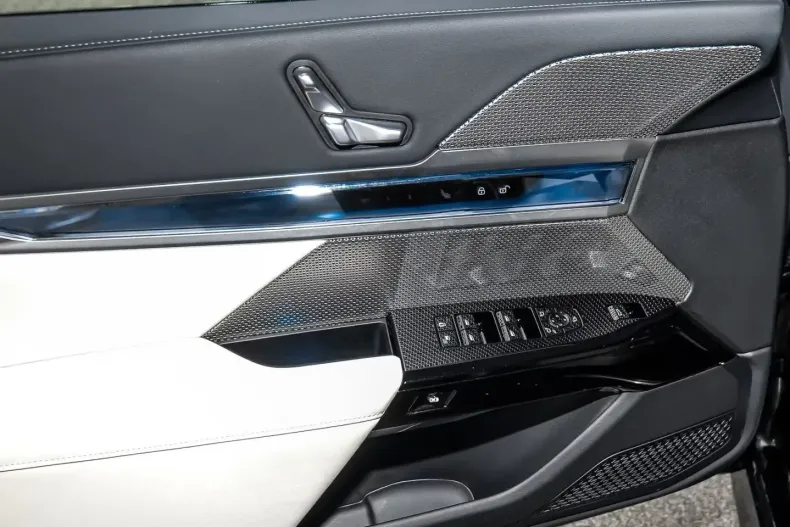 BMW 740 (Seria 7) din 2025 cu 21.200 km - oferta BMW205709 - foto 17