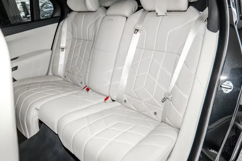 BMW 740 (Seria 7) din 2025 cu 21.200 km - oferta BMW205709 - foto 20