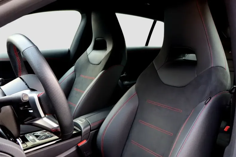 Mercedes-Benz CLA 180 (Clasa CLA) din 2024 cu 14.500 km - oferta MER205711 - foto 14