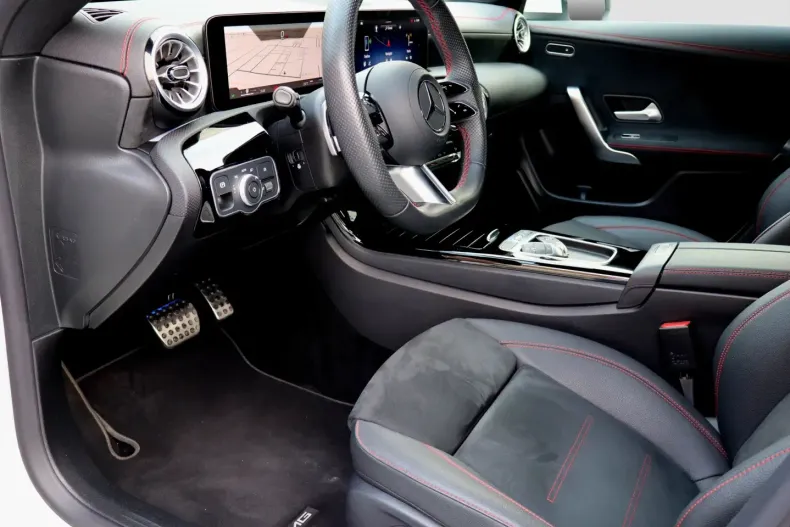 Mercedes-Benz CLA 180 (Clasa CLA) din 2024 cu 14.500 km - oferta MER205711 - foto 15