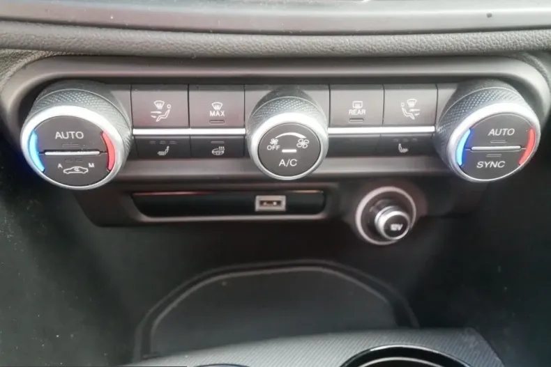 Alfa Romeo Giulia din 2023 cu 21.641 km - oferta ALF205726 - foto 27