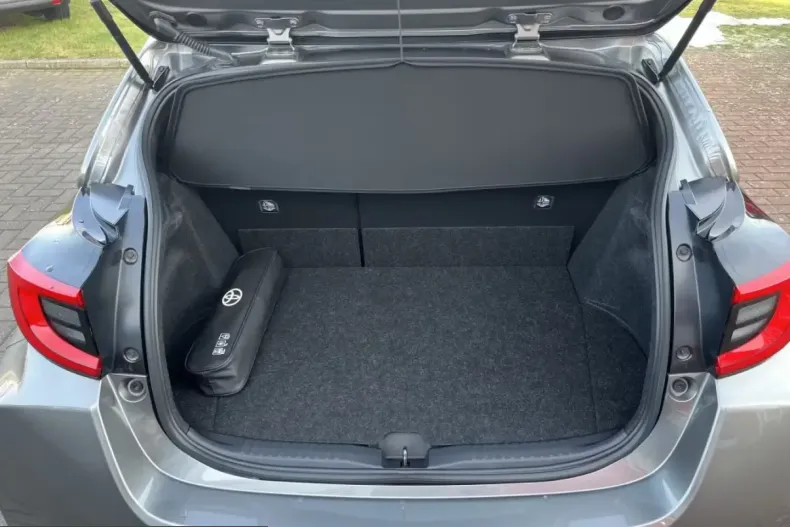 Toyota Yaris din 2024 cu 11.100 km - oferta TOY205739 - foto 7