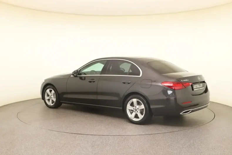 Mercedes-Benz C 400 (Clasa C) din 2023 cu 13.364 km - oferta MER205741 - foto 2