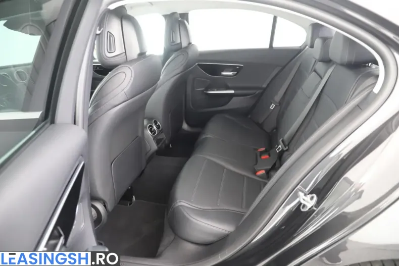 Mercedes-Benz C 400 (Clasa C) din 2023 cu 13.364 km - oferta MER205741 - foto 13