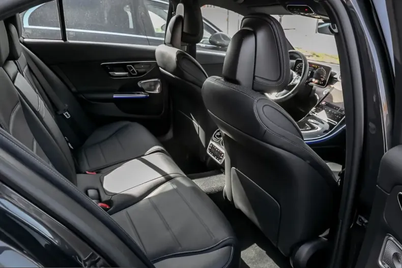 Mercedes-Benz C 300 (Clasa C) din 2023 cu 15.248 km - oferta MER205743 - foto 6