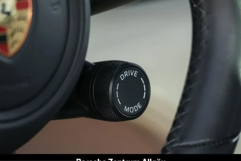 Porsche Taycan din 2023 cu 28.600 km - oferta POR205762 - foto 16