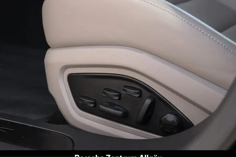 Porsche Taycan din 2023 cu 28.600 km - oferta POR205762 - foto 24