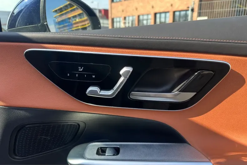 Mercedes-Benz GLC 300 (Clasa GLC) din 2023 cu 67.000 km - oferta MER205763 - foto 12