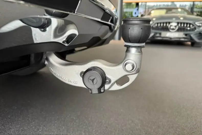 Mercedes-Benz GLC 200 (Clasa GLC) din 2025 cu 9.999 km - oferta MER205764 - foto 9