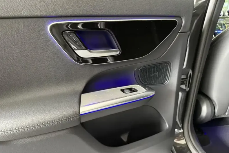 Mercedes-Benz GLC 200 (Clasa GLC) din 2025 cu 9.999 km - oferta MER205764 - foto 11