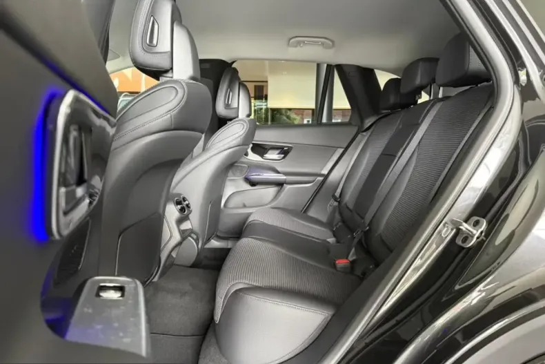 Mercedes-Benz GLC 200 (Clasa GLC) din 2025 cu 9.999 km - oferta MER205764 - foto 13