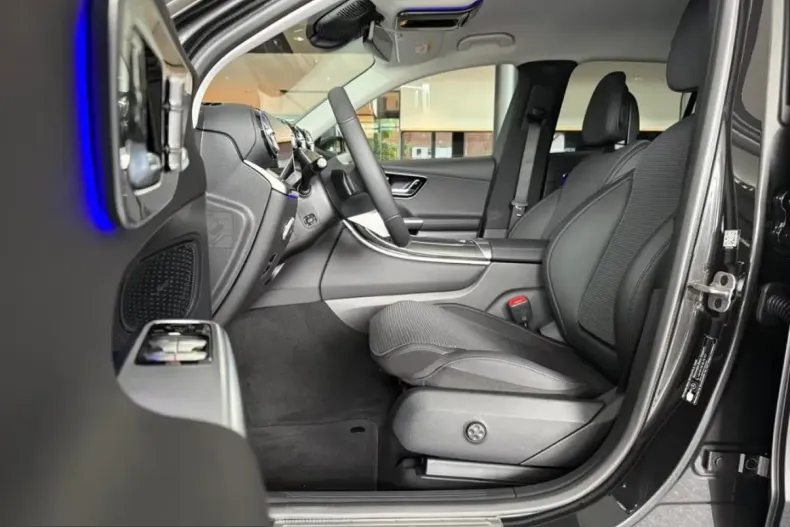 Mercedes-Benz GLC 200 (Clasa GLC) din 2025 cu 9.999 km - oferta MER205764 - foto 16