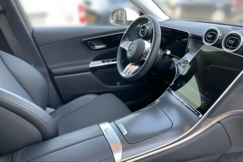 Mercedes-Benz GLC 220 (Clasa GLC) din 2025 cu 14.490 km - oferta MER205765 - foto 8