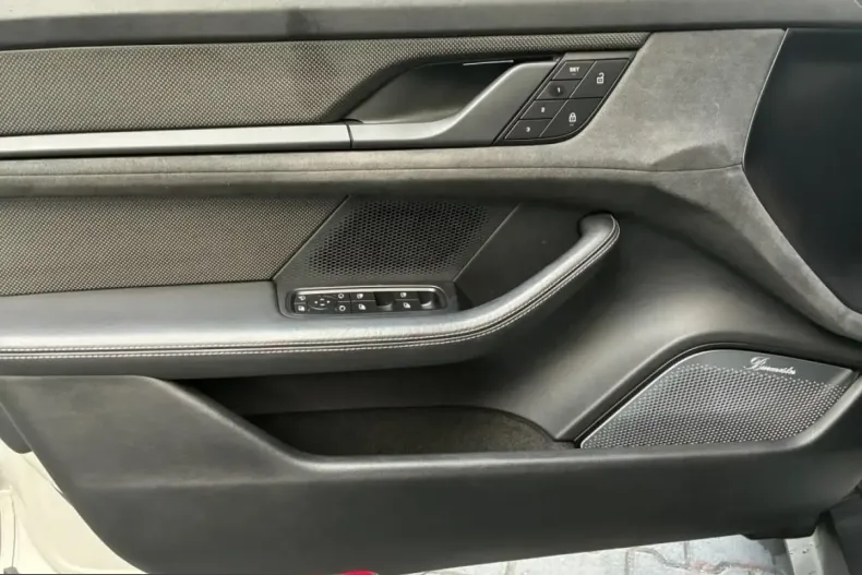 Porsche Taycan din 2023 cu 65.550 km - oferta POR205768 - foto 4