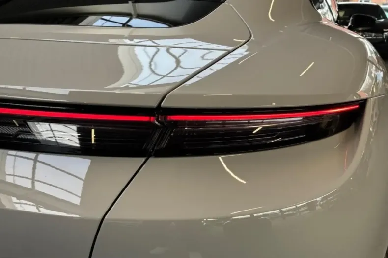 Porsche Taycan din 2023 cu 65.550 km - oferta POR205768 - foto 9