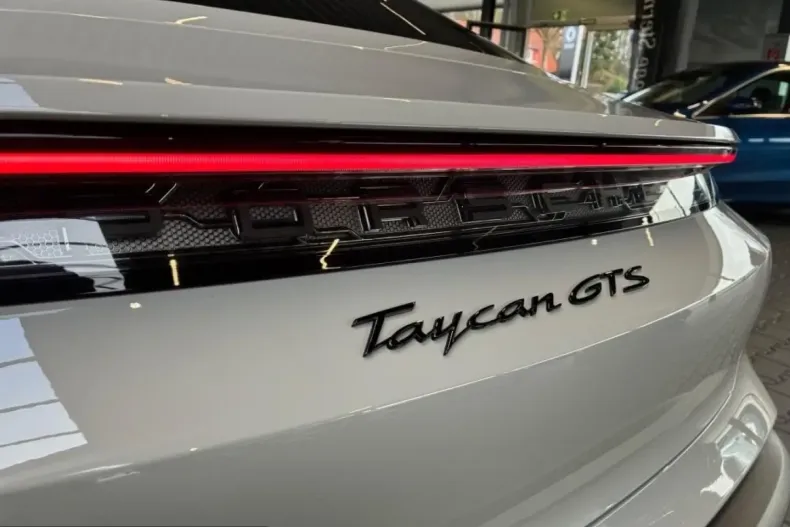 Porsche Taycan din 2023 cu 65.550 km - oferta POR205768 - foto 10