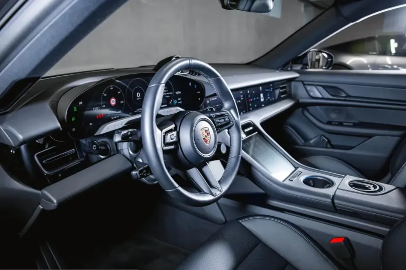 Porsche Taycan din 2023 cu 12.900 km - oferta POR205769 - foto 14