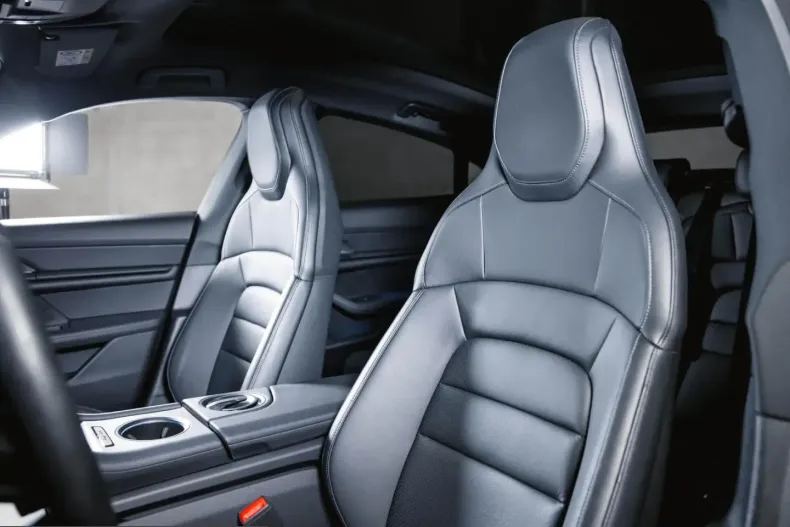 Porsche Taycan din 2023 cu 12.900 km - oferta POR205769 - foto 15