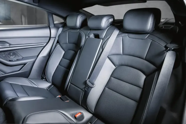 Porsche Taycan din 2023 cu 12.900 km - oferta POR205769 - foto 21