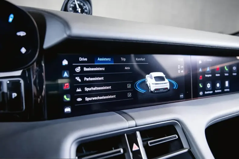 Porsche Taycan din 2023 cu 12.900 km - oferta POR205769 - foto 37