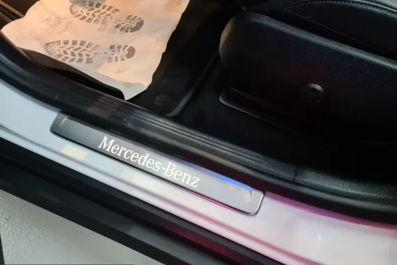 Mercedes-Benz GLC 220 (Clasa GLC) din 2023 cu 39.952 km - oferta MER205770 - foto 19