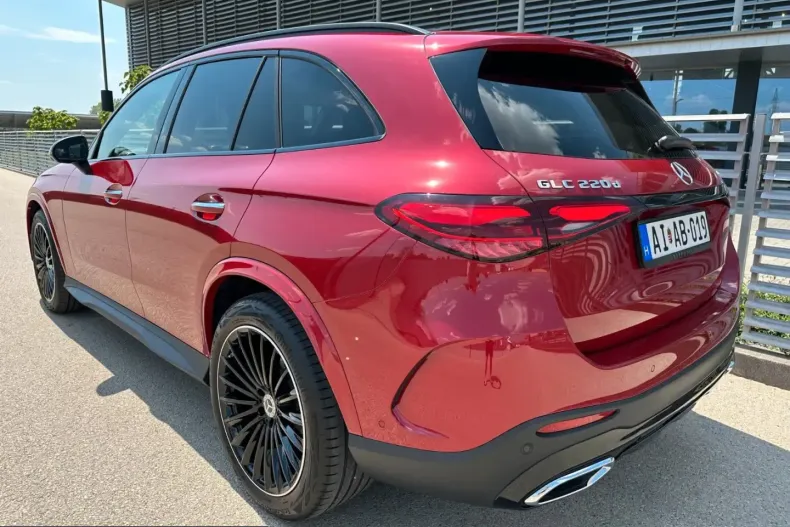 Mercedes-Benz GLC 220 (Clasa GLC) din 2024 cu 15.000 km - oferta MER205783 - foto 5