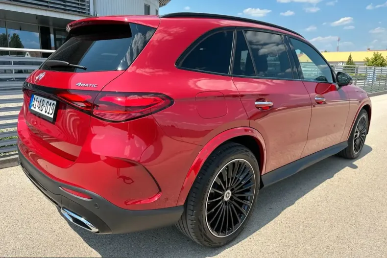 Mercedes-Benz GLC 220 (Clasa GLC) din 2024 cu 15.000 km - oferta MER205783 - foto 6