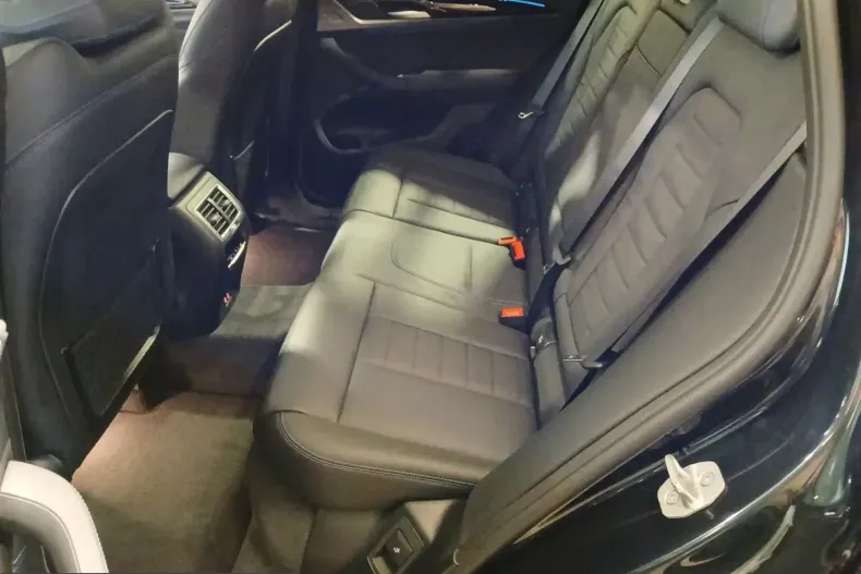 BMW iX3 (Seria X) din 2024 cu 21.839 km - oferta BMW205787 - foto 8