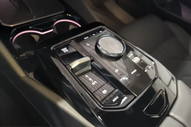 BMW 520 (Seria 5) din 2025 cu 20.065 km - oferta BMW205792 - foto 8