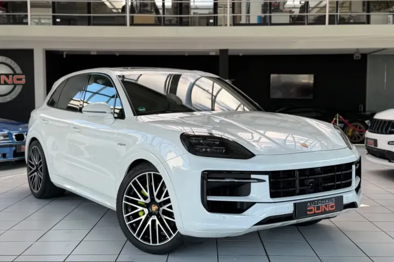 Porsche Cayenne din 2025 cu 15.000 km - oferta POR205793 - foto 1