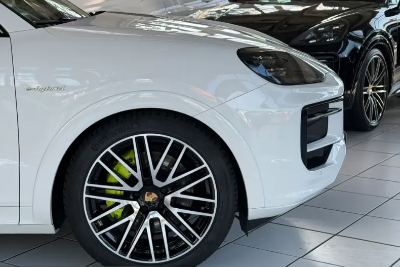 Porsche Cayenne din 2025 cu 15.000 km - oferta POR205793 - foto 4