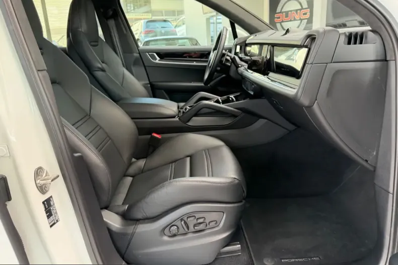 Porsche Cayenne din 2025 cu 15.000 km - oferta POR205793 - foto 18