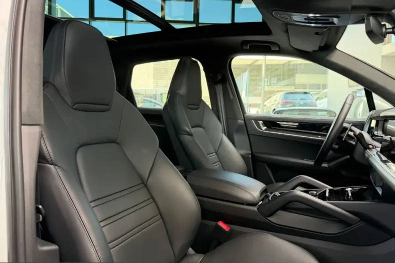 Porsche Cayenne din 2025 cu 15.000 km - oferta POR205793 - foto 19