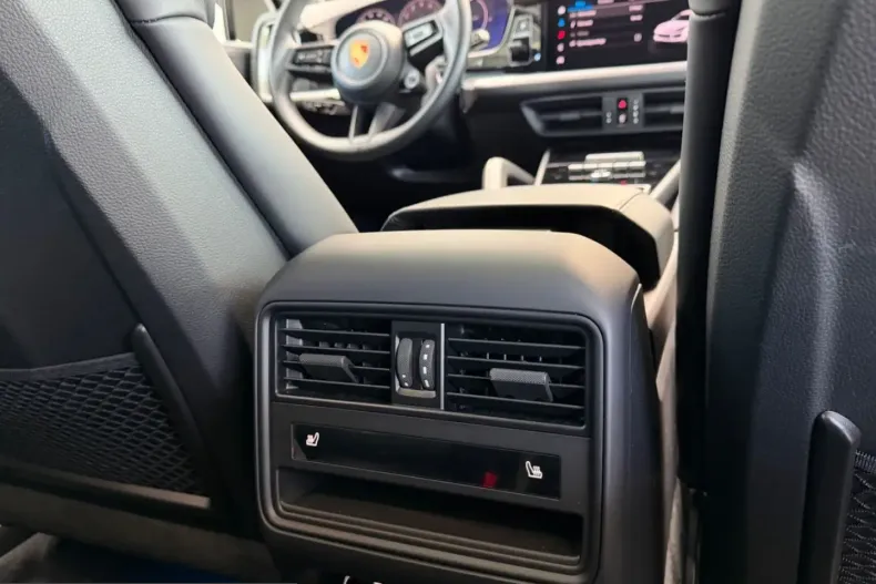 Porsche Cayenne din 2025 cu 15.000 km - oferta POR205793 - foto 21