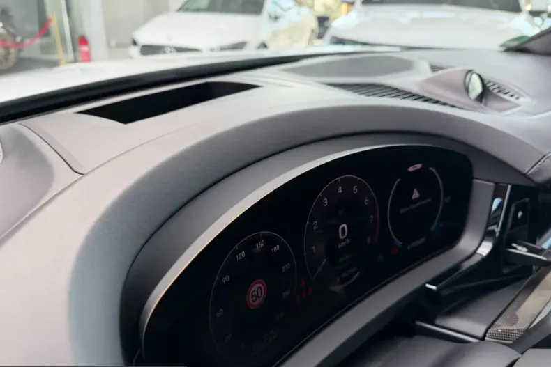 Porsche Cayenne din 2025 cu 15.000 km - oferta POR205793 - foto 22