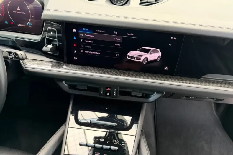 Porsche Cayenne din 2025 cu 15.000 km - oferta POR205793 - foto 38