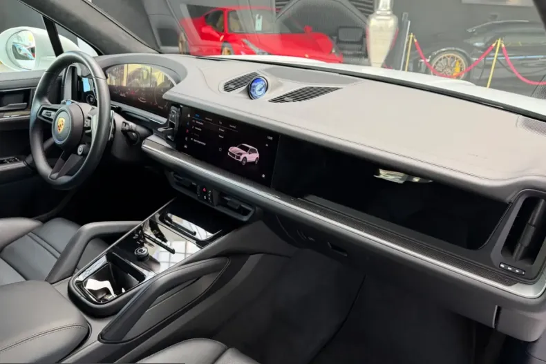 Porsche Cayenne din 2025 cu 15.000 km - oferta POR205793 - foto 39