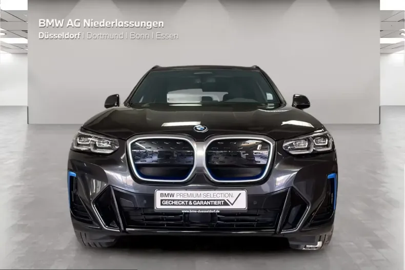 BMW iX3 (Seria X) din 2024 cu 45.555 km - oferta BMW205802 - foto 1