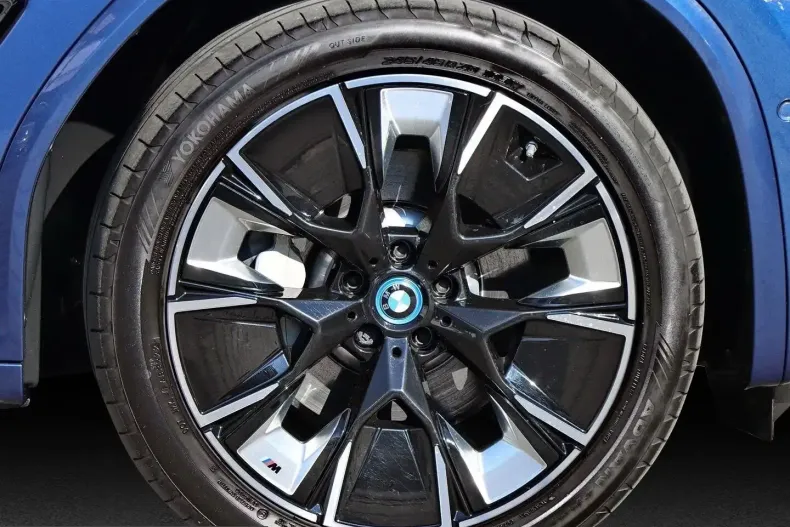 BMW iX3 (Seria X) din 2023 cu 35.273 km - oferta BMW205805 - foto 14