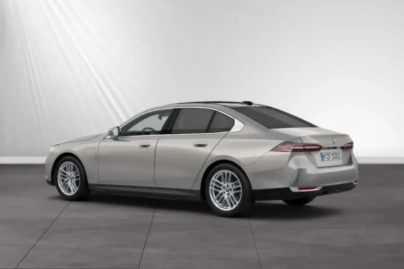 BMW 530 (Seria 5) din 2024 cu 39.989 km - oferta BMW205806 - foto 6