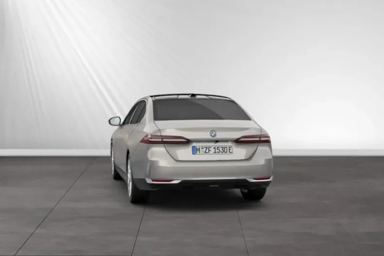 BMW 530 (Seria 5) din 2024 cu 39.989 km - oferta BMW205806 - foto 7